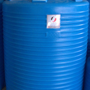 Вертикальная цилиндрическая емкость на 1000 литров для воды
